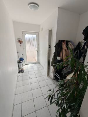 Zuhause ist Familienglück: Ruhiges Wohnen mit überdachter Terrasse & 2 Stellplätzen, Kempener Feld – 47804 Krefeld – Vorschaubild 9