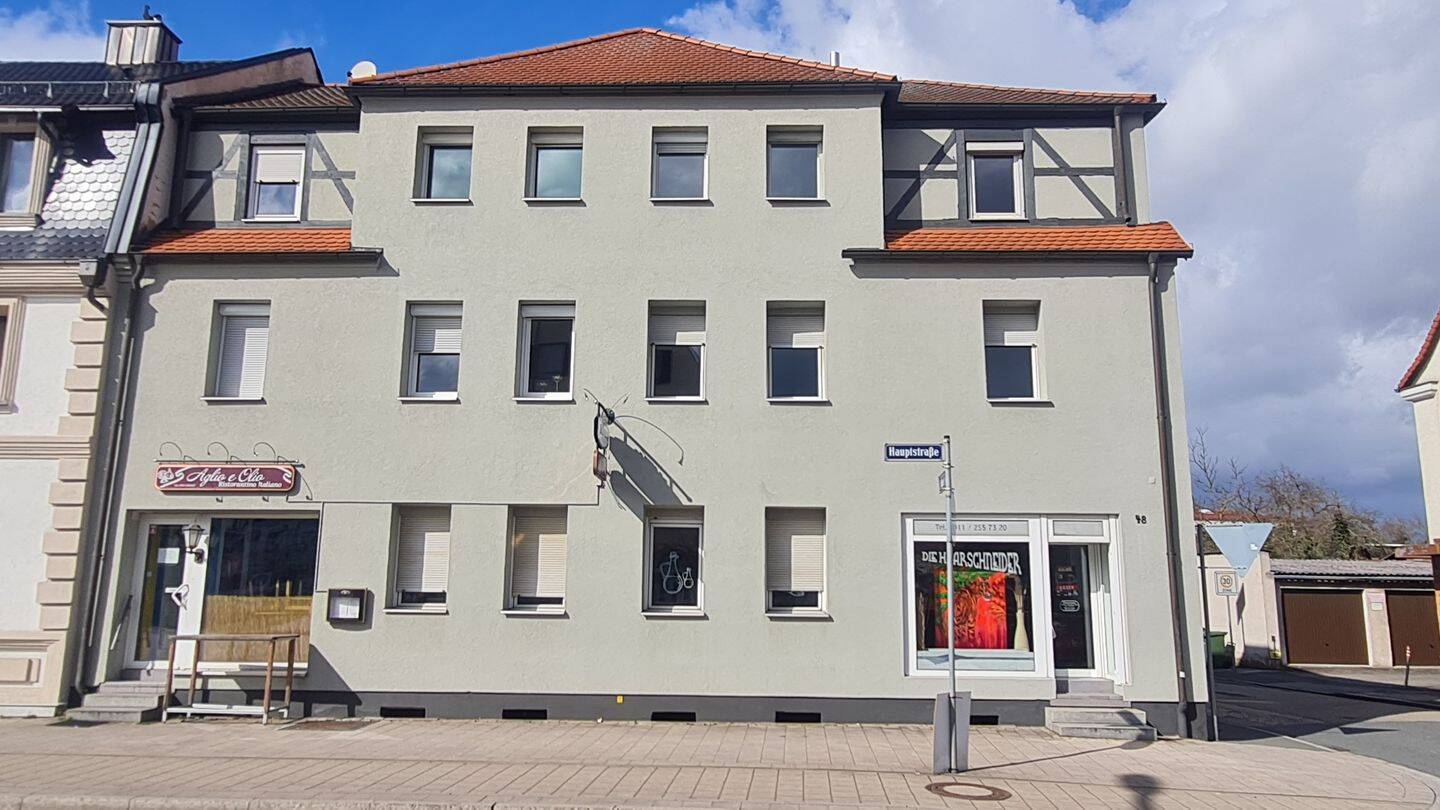 Solide KAPITALANLAGE mit 6% Rendite - Gepflegtes Mehrfamilienhaus im Zentrum von 90547 Stein – Stein – Bild 1 von 9