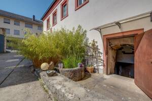 Historisches, denkmalgeschütztes Hofensemble mit beeindruckender Scheune und einzigartigem Wohnambiente – 97080 Würzburg – Vorschaubild 8