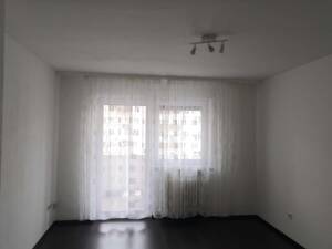 Sehr gepflegte 2-Zi-Whg mit Balkon von Privat