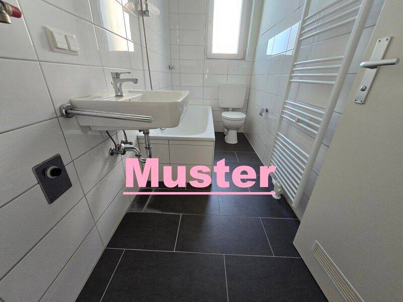 3-Zimmer-Wohnung mit neuem Bad+ Design-Vinyl-Böden in Oberbilk – Düsseldorf – Vorschaubild 2