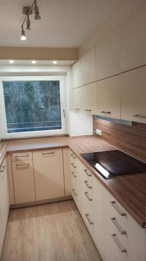 BARRIEREFREI: S-Killesberg: 4. OG, 3,5 Zi., 127 qm Wfl., top-saniert, Kamin, Aufzug, SW-Balkon, Hobbyraum, TG, EBK – 70469 Stuttgart – Vorschaubild 9