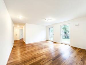 Einziehen und wohlfühlen! Hochwertige 4-Zimmer-Wohnung mit viel Sonne! – 22143 Hamburg – Vorschaubild 2
