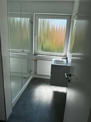 !!! Neuwertige, kernsanierte 3 Zimmereigentumswohnung in Sieglitzhof/ruhige Waldlage!!!