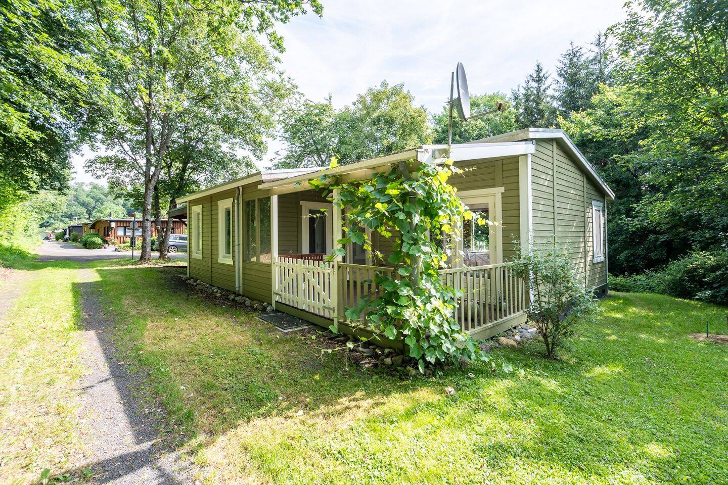Ferienhaus im Schwedenstil im Landal Park Stadtkyll I 2 Veranden I Carport I PROVISIONSFREI – Stadtkyll – Vorschaubild 2