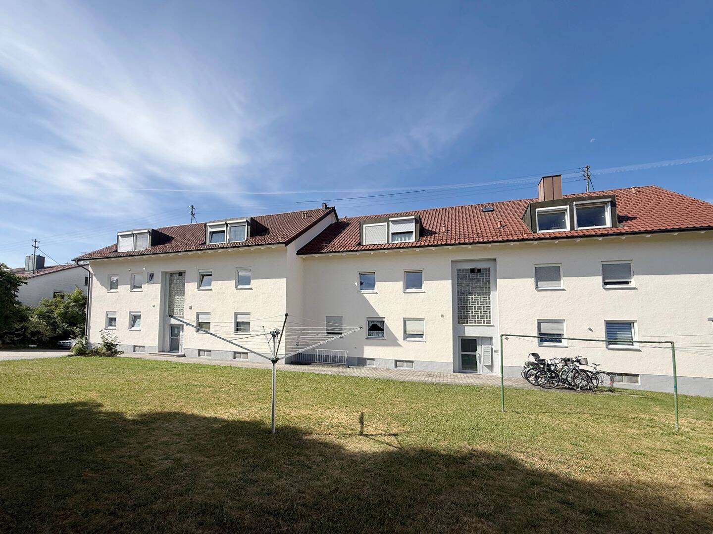 Renovierungsbedürftige, charmante 2-Zi.-DG-Wohnung in ruhiger Lage in Karlsfeld