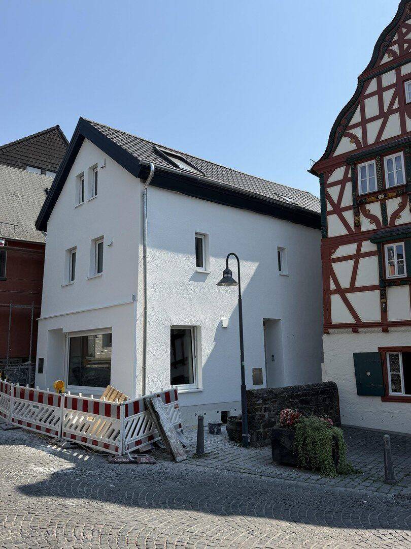 Schmuckstück: "Haus in Haus" - 4 Zimmer 2 Bäder, Küche und Gäste WC