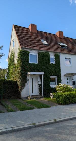 Reihenendhaus mit Potenzial auf Eigenland. Nähe Cranachweg, 23564 Lübeck - St. Jürgen – 23564 Lübeck – Vorschaubild 2