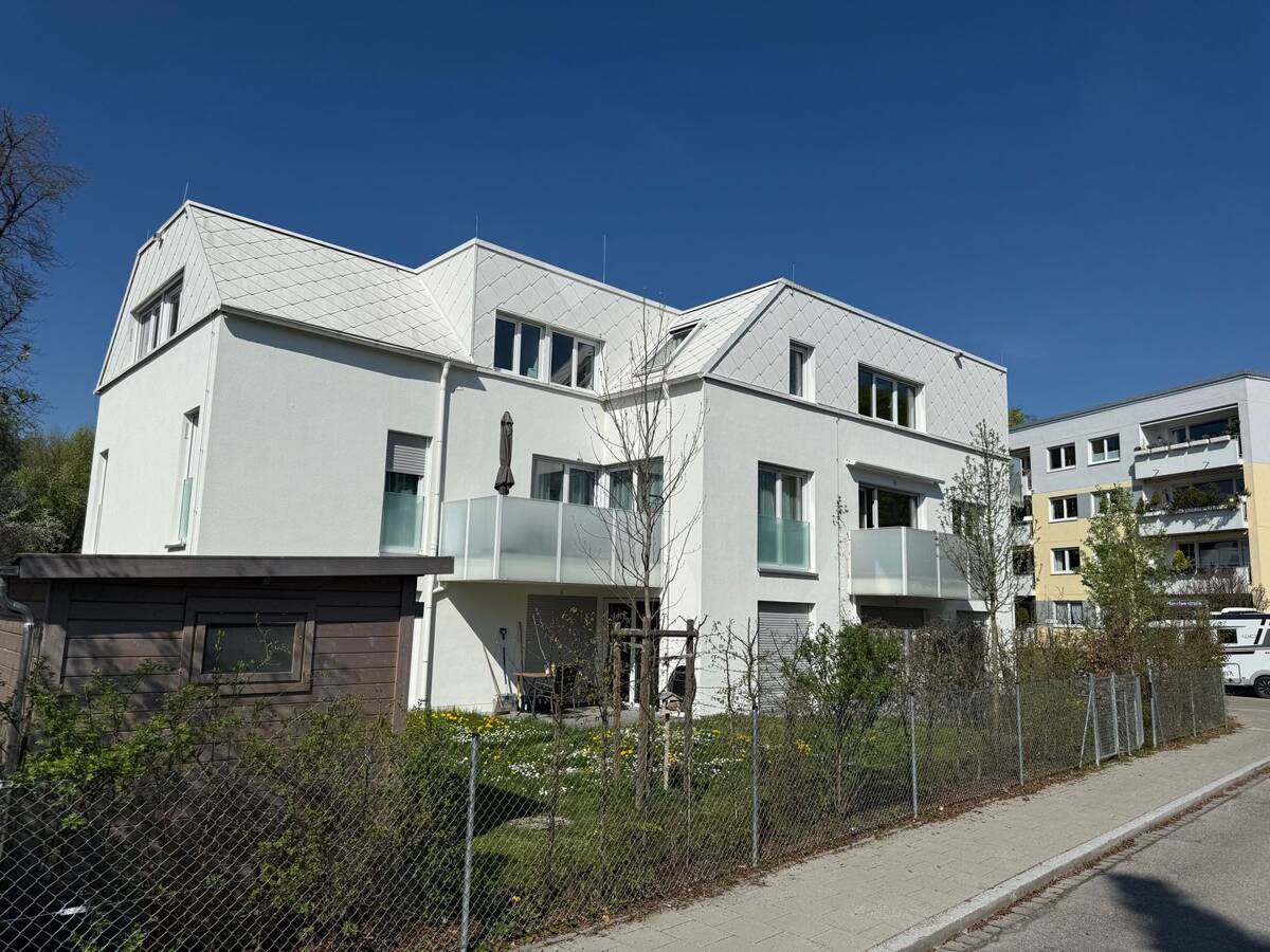Sonnige, absolut ruhige Penthouse Wohnung – 81375 München – Bild 1 von 9