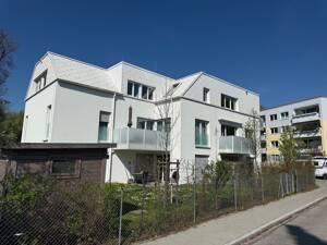 Sonnige, absolut ruhige Penthouse Wohnung