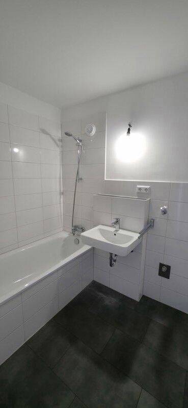 Gut geschnittene 2-Zimmer-Wohnung mit Balkon und Aufzug – Bad Schussenried – Vorschaubild 3
