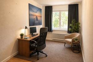 6 Zimmer. Viel Platz. Wohnen im Grünen mit Balkon und TG – 40629 Düsseldorf – Vorschaubild 6