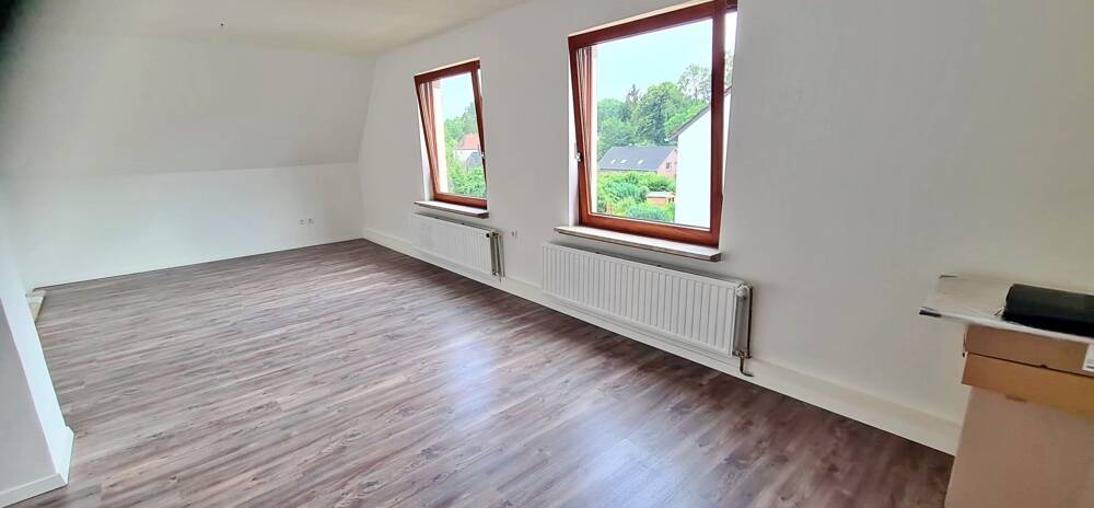 Lesum - Blick über die Dächer, gemütliche 2 Zimmer frisch modernisiert und neue Fenster - ruhig gelegen!