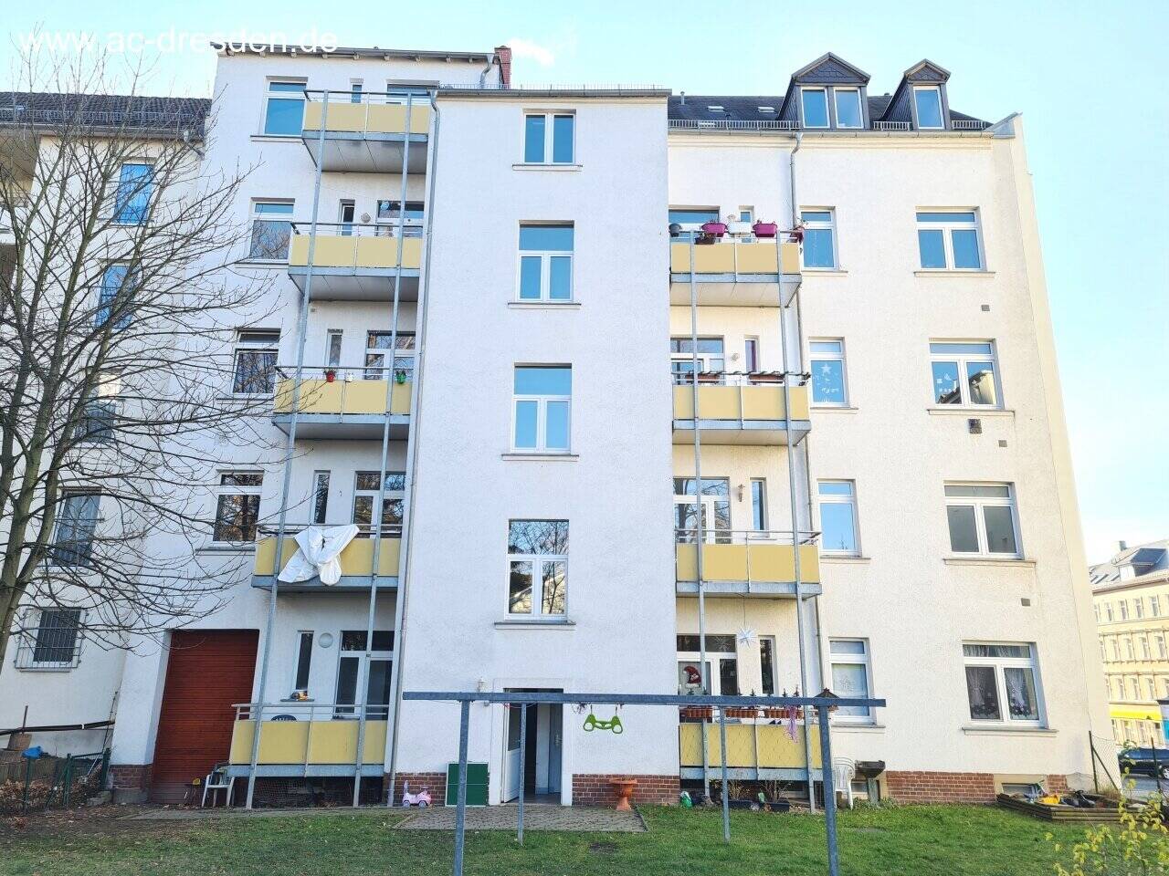 Ansprechende 2-Raum-Wohnung mit Balkon in einem liebevoll kernsanierten Gründerzeithaus im Lutherviertel – Chemnitz – Vorschaubild 7
