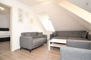 Schöne, helle Dachgeschosswohnung in Pfersee – 86157 Augsburg – Vorschaubild 1