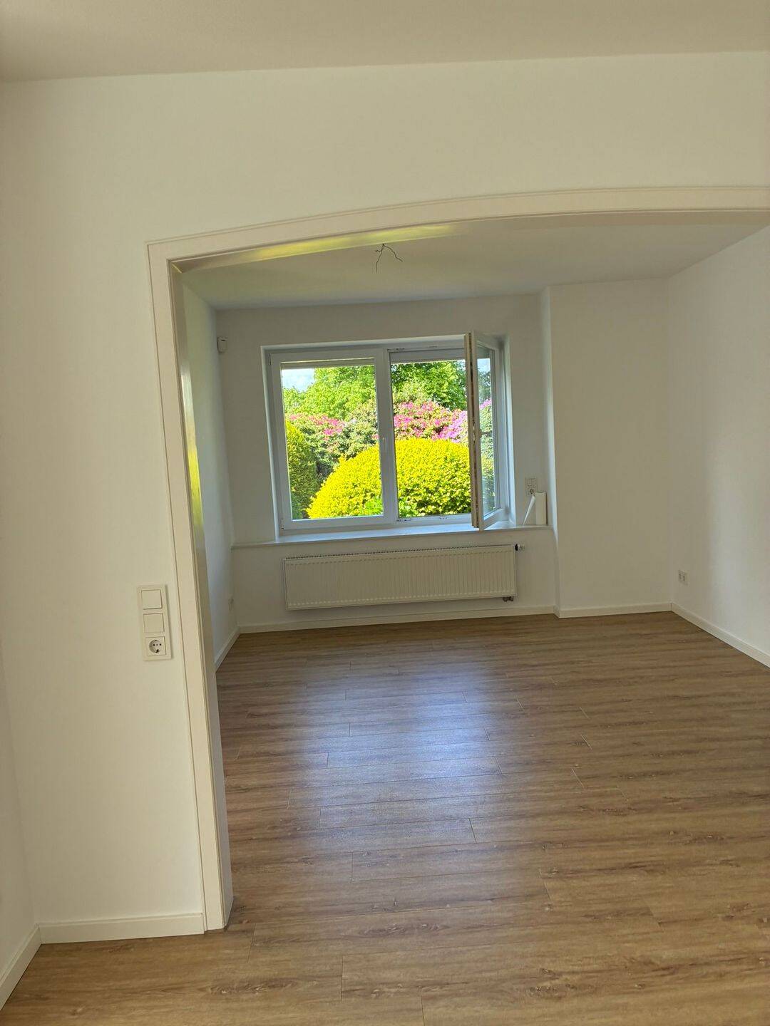 Stilvolles, komplett saniertes Stadthaus mit parkähnlichem Grundstück in Top-Lage – Bremerhaven – Vorschaubild 6