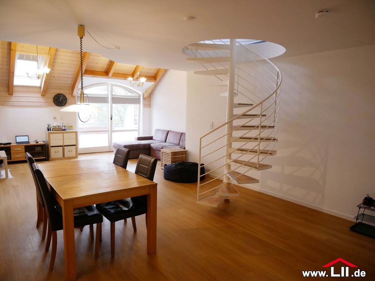 Frankfurt-Hausen: Möblierte 5-Zimmer Wohnung mit großem Balkon – 60488 Frankfurt am Main – Bild 1 von 9