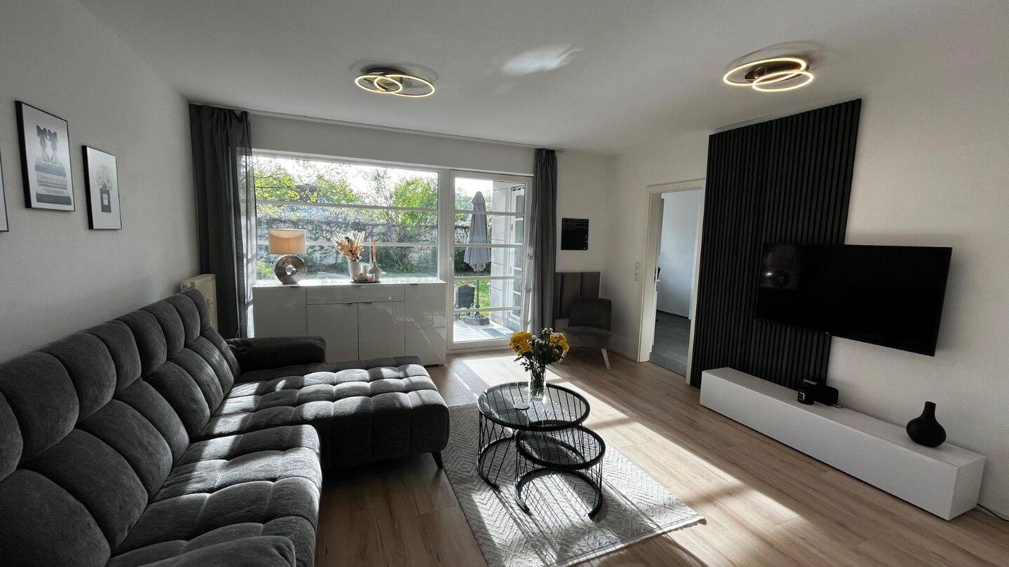 Vollmöblierte Erdgeschosswohnung in der Wohnoase im Regensburger Westen zu vermieten
