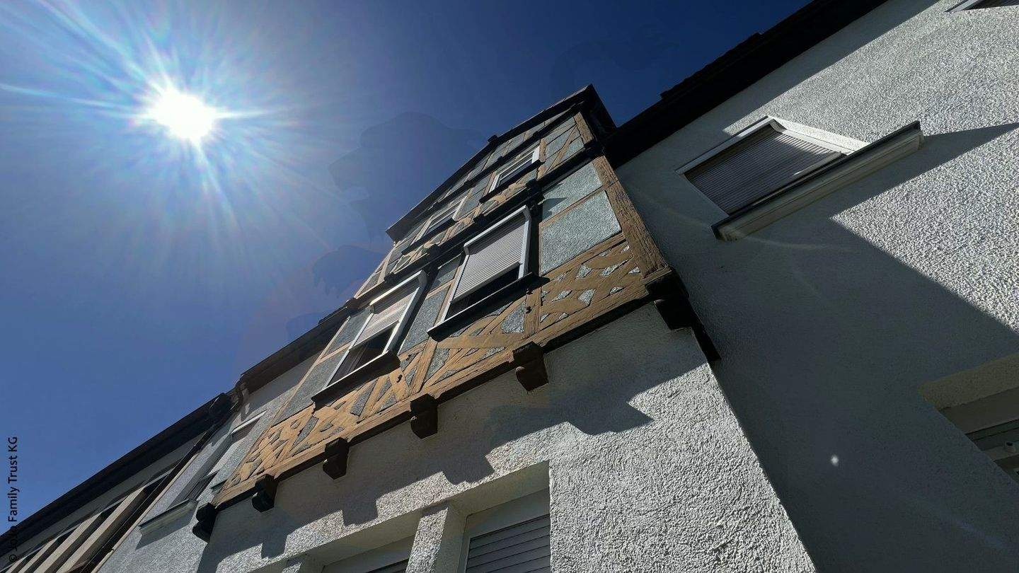 Traditionelles Mehrfamilienhaus - TOP GEPFLEGT - über drei Etagen mit Gartenidylle, Pool & Ausbaureserve – Erfurt – Vorschaubild 3