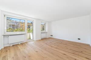 Für den Käufer provisionsfrei: Stilvoll renovierte 4,5 Zimmerwohnung mit zwei Balkonen! – 81677 München – Vorschaubild 1
