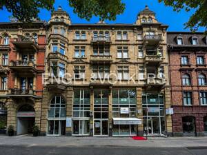 Traumhafte Altbauwohnung in direkter Stadtlage