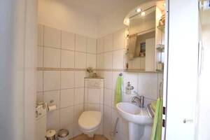 Solides Reihenmittelhaus Ideal für Familie mit 4 Personen auch für Home Office +EBK +Garage +Garten – 28277 Bremen – Vorschaubild 7
