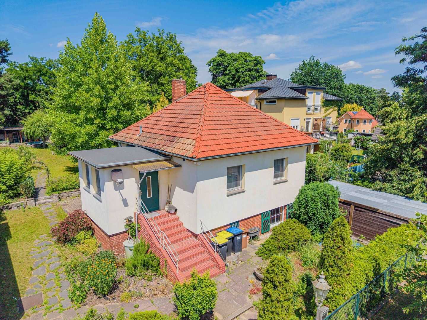 Einfamilienhaus mit zusätzlichem Bauplatz auf ca. 943 m² großem Grundstück in Stahnsdorf