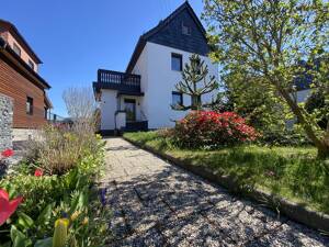 Gepflegtes Haus + Adelsberg + ruhig + großes Grundstück + Neue Heizung + Fernsicht + Ausbaureserve