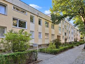 Bezugsfreie 3-Zimmer-Wohnung mit Balkon, Gäste-WC und Tiefgaragen-Stellplatz in Lichterfelde Süd