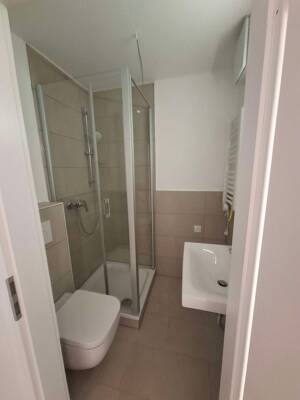 Alles neu! Kernsanierte 1-Zimmer-Wohnung mit Top-Infrastruktur – 91052 Erlangen – Vorschaubild 4