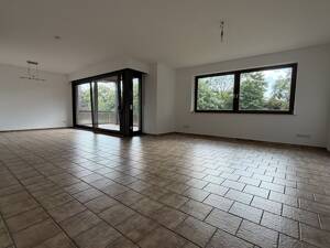 Große 2-Zimmerwohnung mit Balkon & EBK
