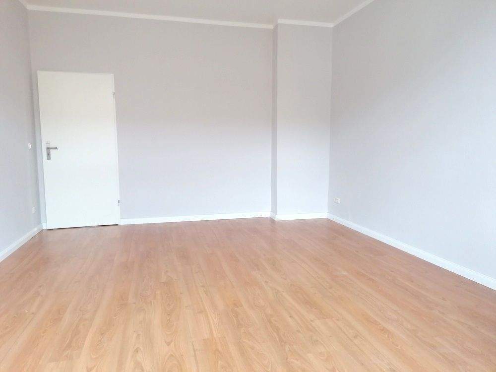 !! NEU renovierte 4-Zimmer-Wohnung mit Balkon in ruhiger Nebenstraße !! – Chemnitz – Vorschaubild 2