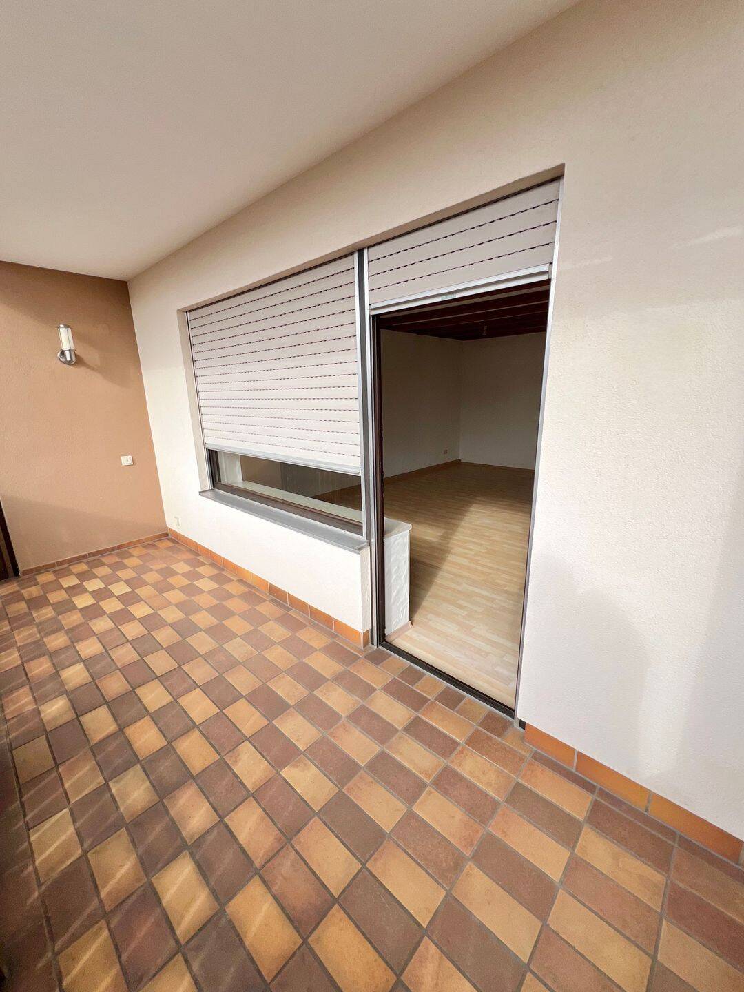 Stilvolle 4-Zimmer-Wohnung mit Balkon – Schwandorf – Vorschaubild 7