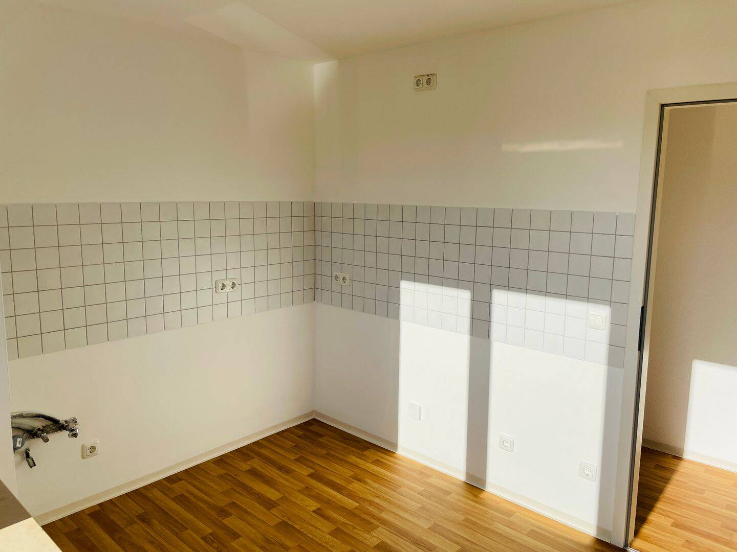 Helle 3-Zimmer-Wohnung mit Balkon nahe Dutzendteich und Luitpoldhain – Nürnberg – Vorschaubild 3