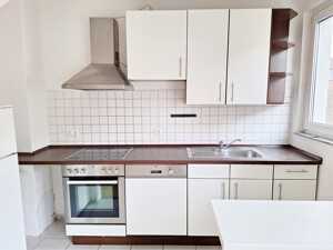 Sanierte 3,5 Zimmer-KDB Wohnung (ca. 70 qm) mit Einbauküche und Balkon / Holsterhausen – 45145 Essen – Vorschaubild 3