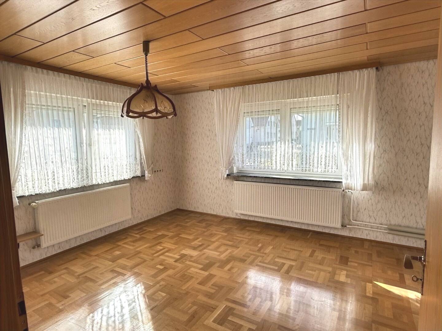 Gepflegtes Ein- bis Zweifamilienhaus mit Gartenhaus und Garage - perfekt für Familien – Stetten am kalten Markt – Vorschaubild 2