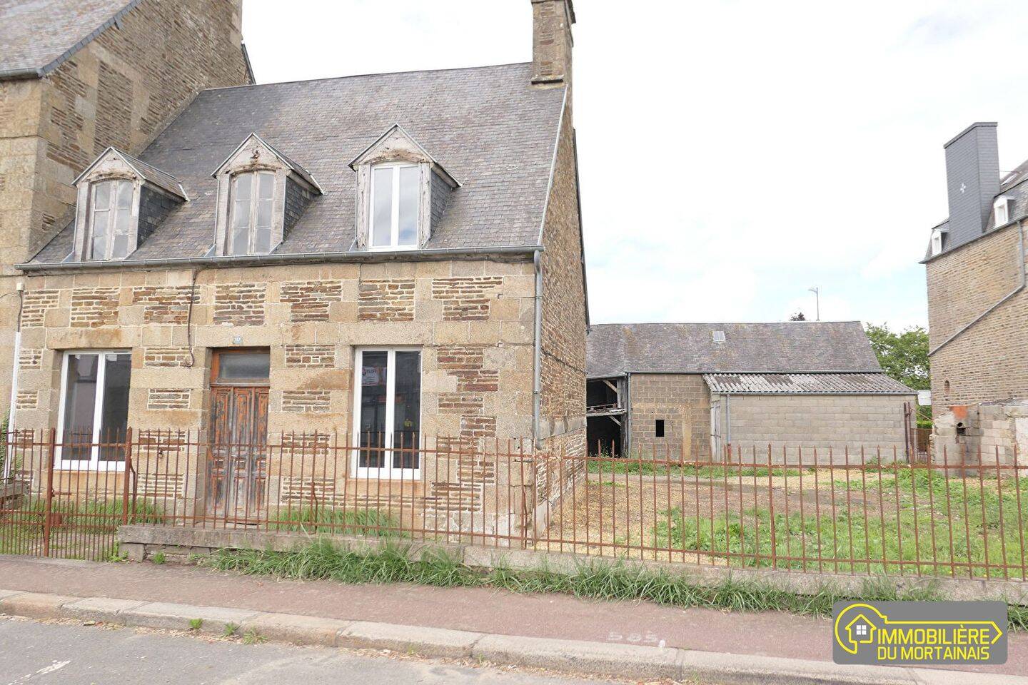 Maison 5 pièces 106 m² · à Saint-Hilaire-du-Harcouët · 106 m² · 97 000 €