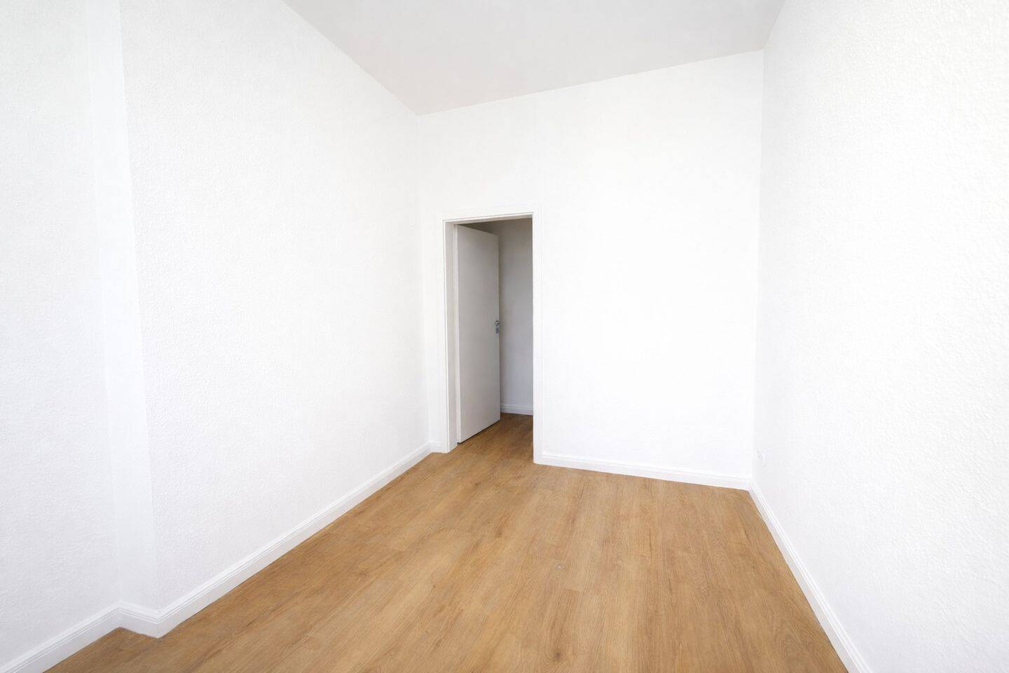Erstbezug nach Renovierung! 2 Zimmer Wohnung mit moderner EBK im beliebten Stadtfeld-Ost – Magdeburg – Vorschaubild 3