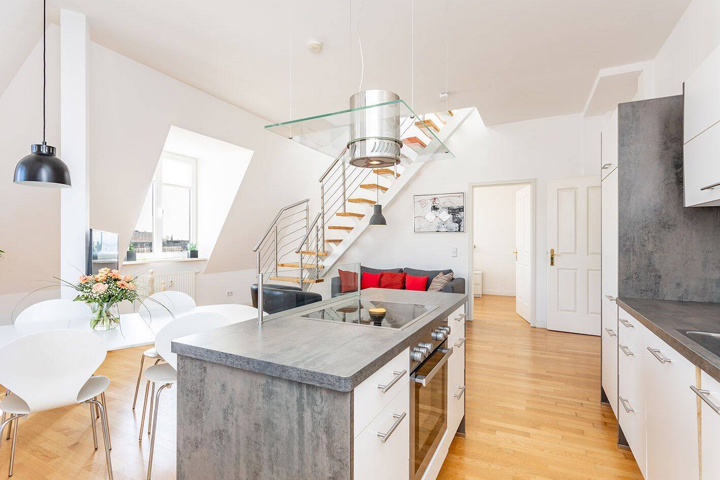 Kernsanierte Altbauwohnung mit großer privater Dachterrasse (22 m²) – Berlin – Vorschaubild 6