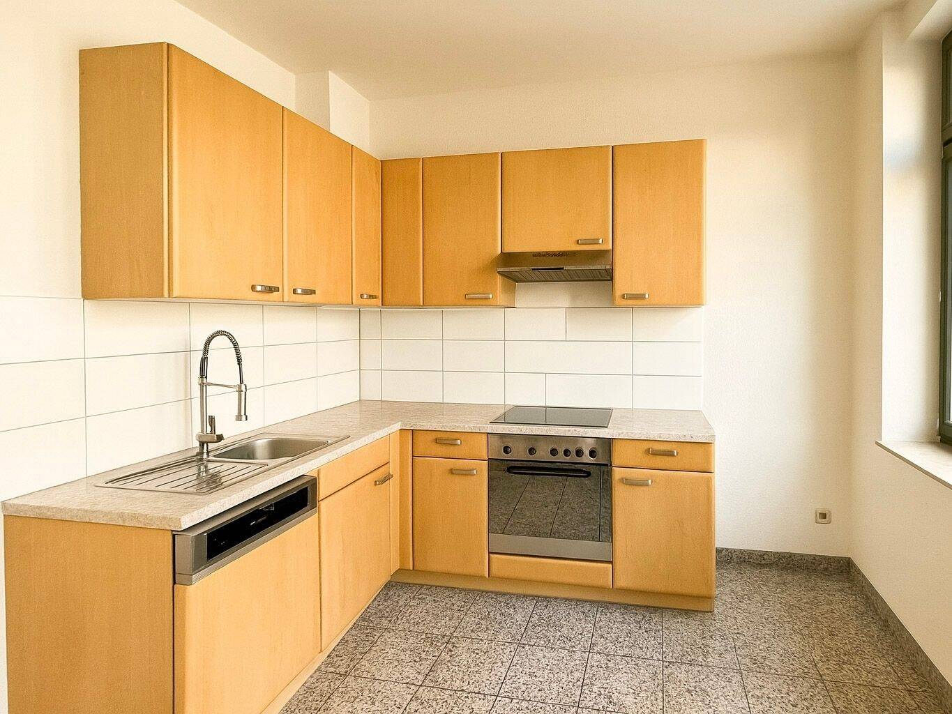 Stilvoll sanierter Altbau mit Balkon und Fußbodenheizung – Leipzig – Vorschaubild 8