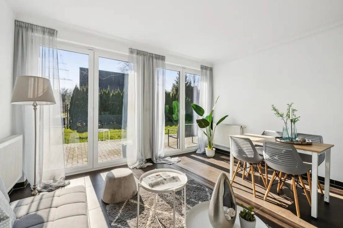 Moderner Bungalow mit ausgebautem Dachgeschoss und Südterrasse in Hamburg-Volksdorf – Hamburg – Vorschaubild 3