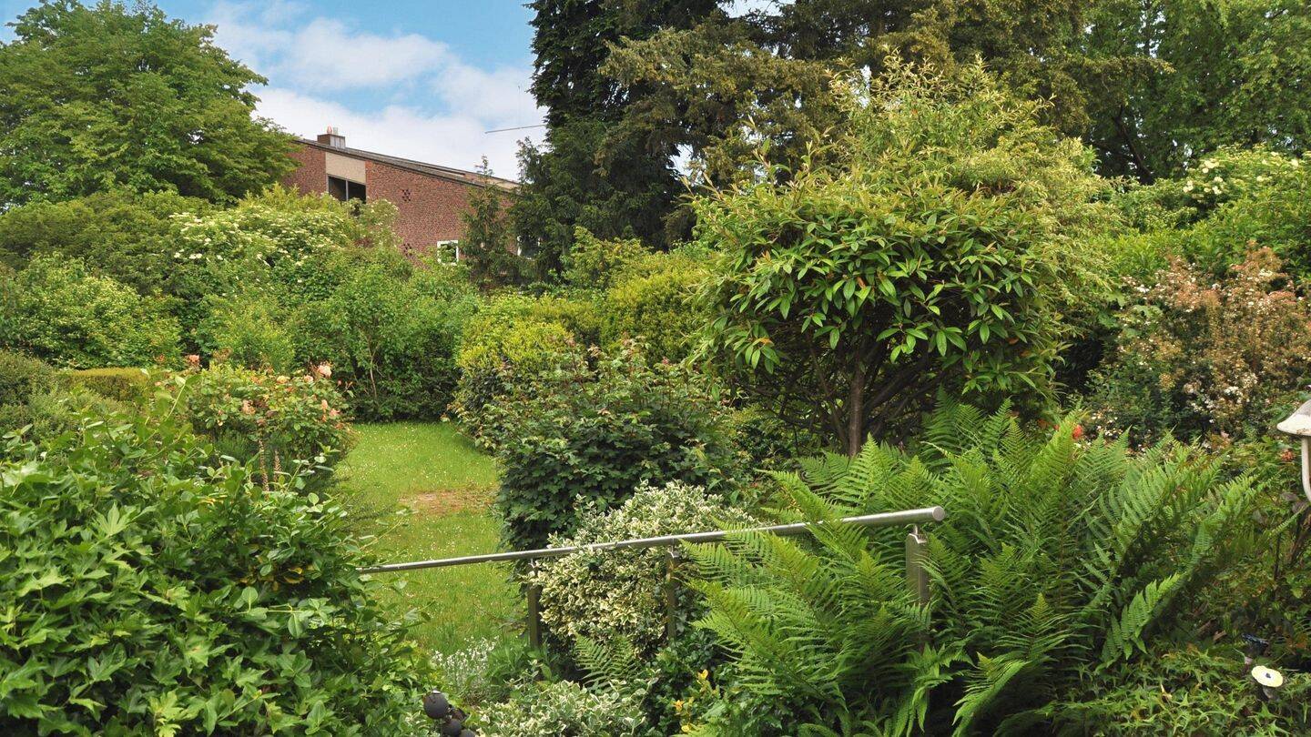 Sanieren oder neu bauen: charmantes EFH, 6 Zimmer, Einliegerwohnung, großer Garten, Garage – Düsseldorf – Vorschaubild 8