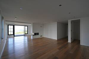 Super Special! Luxus-Wohnung mit Terrasse, Garten, Garage & einmaligem Ruhrtalblick – 45219 Essen – Vorschaubild 2