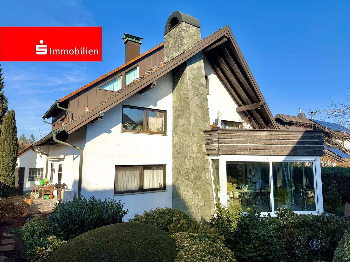 Villa - Großzügiges 2 Familienhaus mit Pool - TOP-Lage in Heusenstamm – Heusenstamm – Bild 1 von 9