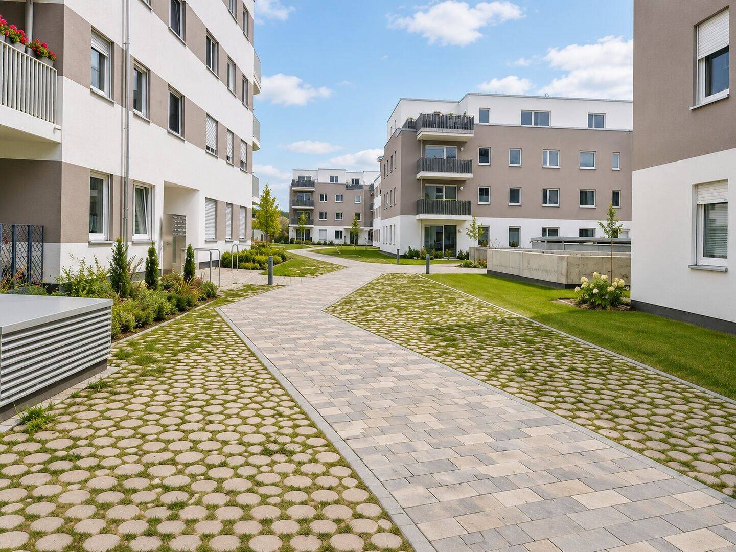 3 Raum-Wohnung mit Balkon u. Hauswirtschaftsraum