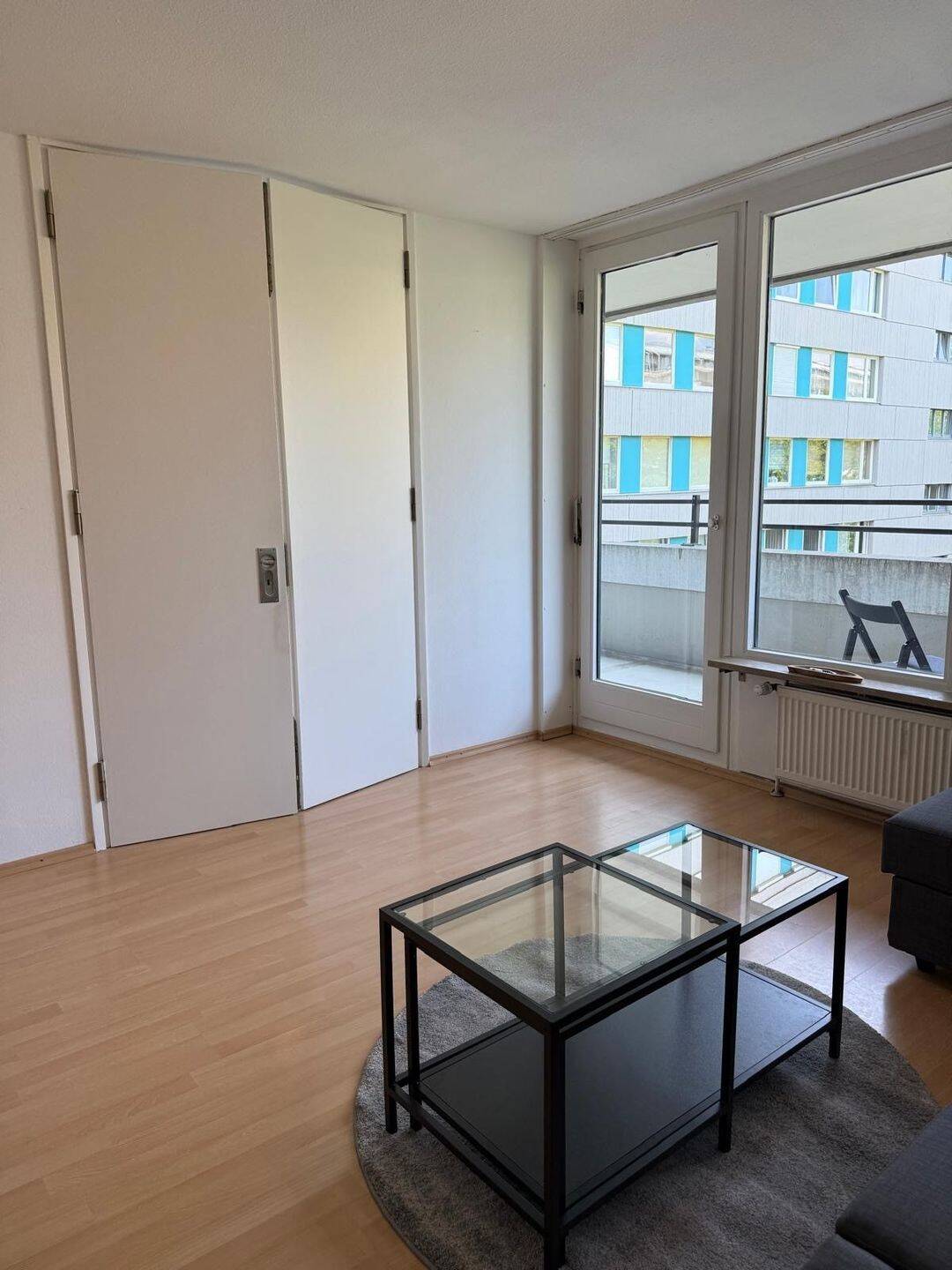 Stilvoll möblierte 2- Zimmer- Wohnung mit großem Balkon in München- Haidhausen – München – Vorschaubild 7