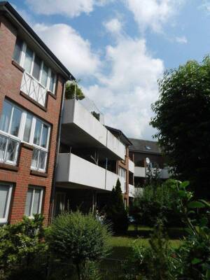 Für Berufstätige! Frisch gestrichene, schöne 4-Zi-Whg, 1. OG, großz. Balkon, frisch saniertes Du-Bad, neue EBK, Vinylboden neu, Garage mögl. – 28309 Bremen – Vorschaubild 9