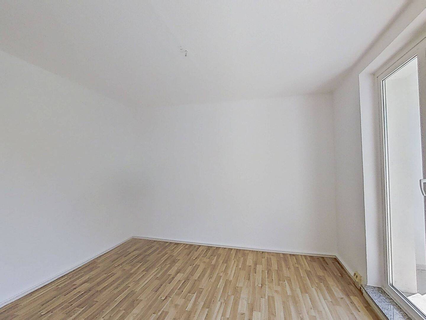 Zentral gelegene 3-Zimmer-Wohnung mit BALKON – Magdeburg – Vorschaubild 3