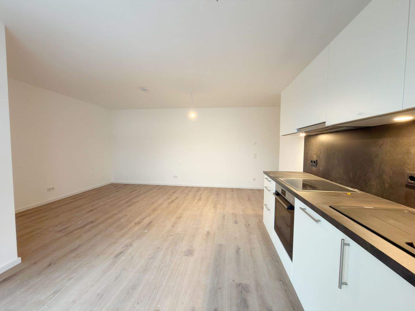Exklusive 2-Zimmer-Neubauwohnung mit hochwertiger Ausstattung ~ Erstbezug ~ Tiefgarage ~ Aufzug ~ Sofortbezug – Nürnberg – Vorschaubild 2