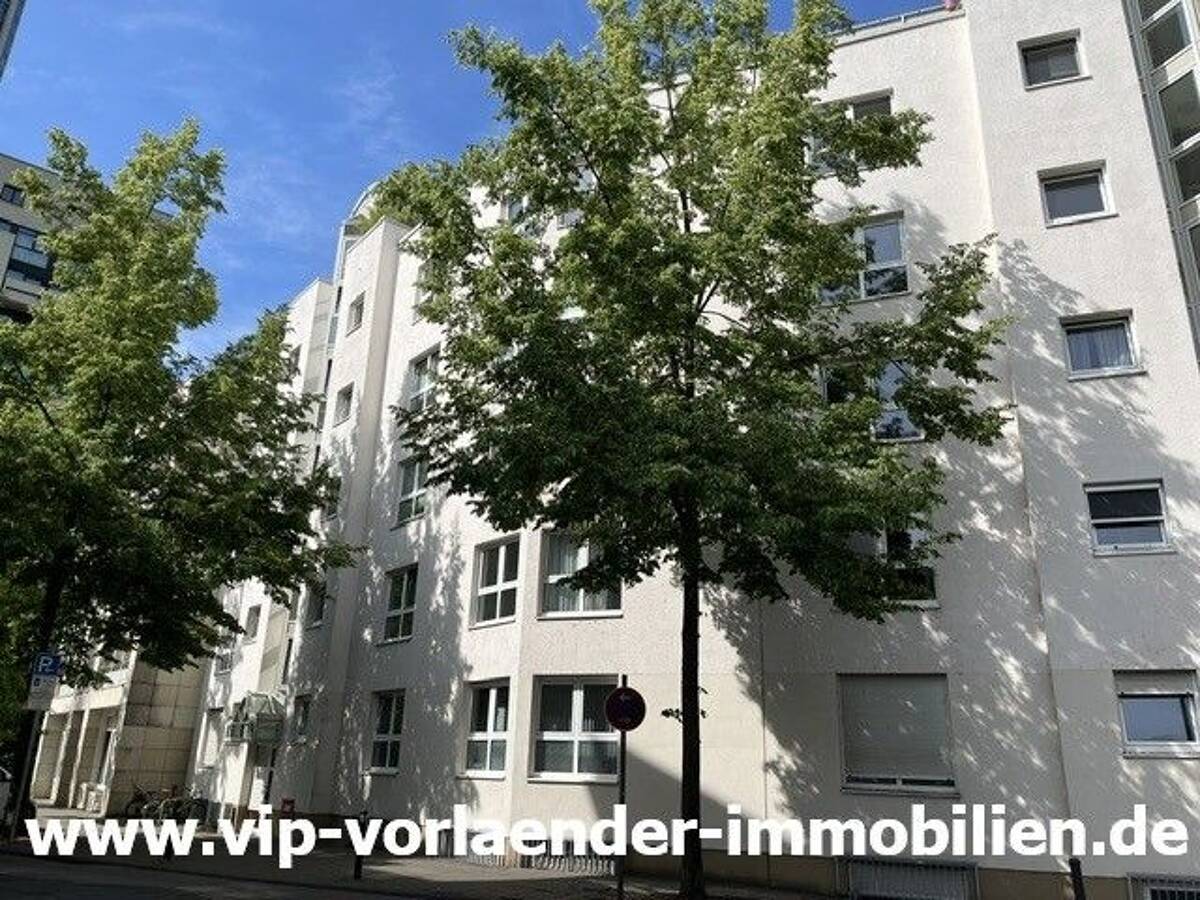63065 -Offenbach am Main VIP-1493 Schöne Eigentumswohnung mit Balkon und Tiefgaragenstellplatz mit guter Anbindung zur Stadt und Bahn! – 63065 Offenbach am Main – Bild 1 von 4